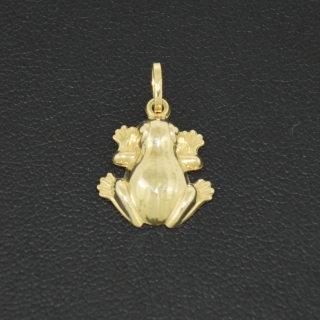 Zlatý přívěsek žába