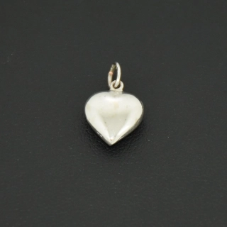 Zlatý přívěsek z bílého zlata srdíčko