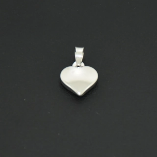 Zlatý přívěsek z bílého zlata srdíčko