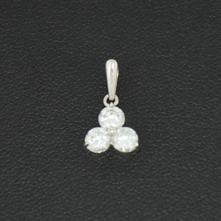 Zlatý přívěsek z bílého zlata